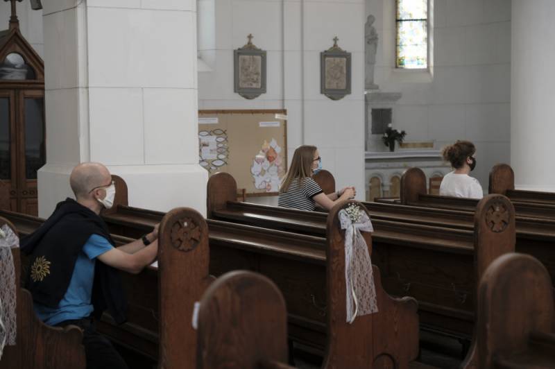 világméretű szentségimádás_Pius-templom (25).JPG